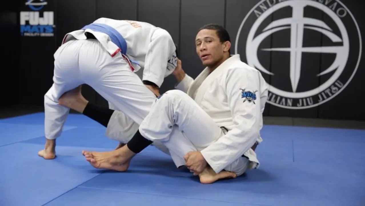 Sit Up Guard from De La Riva + Split Sweep - Dominique Bell - Atos BJJ ...