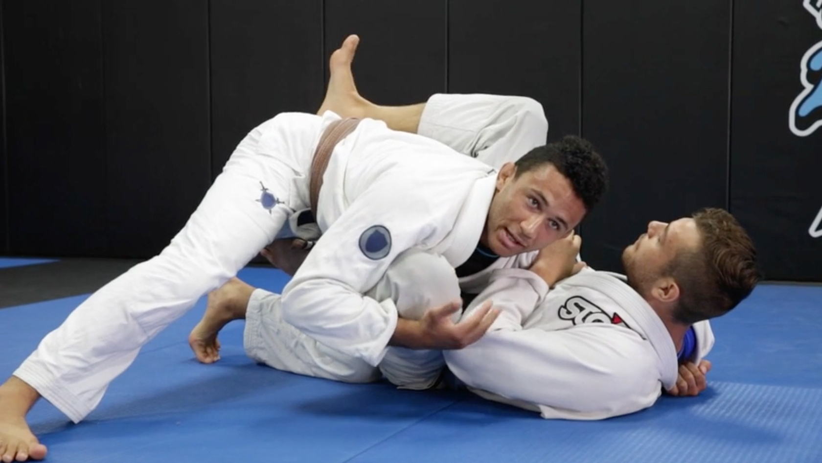 Half Guard Smash Pass from Butterfly Guard to Mount