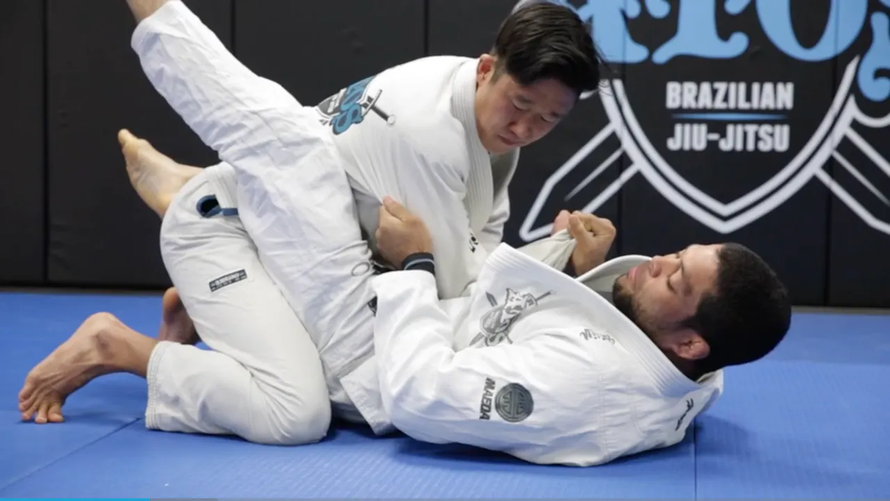 Arm Drag Back Take from Closed Guard + RNC - Basic Jiu-Jitsu - Atos BJJ ...