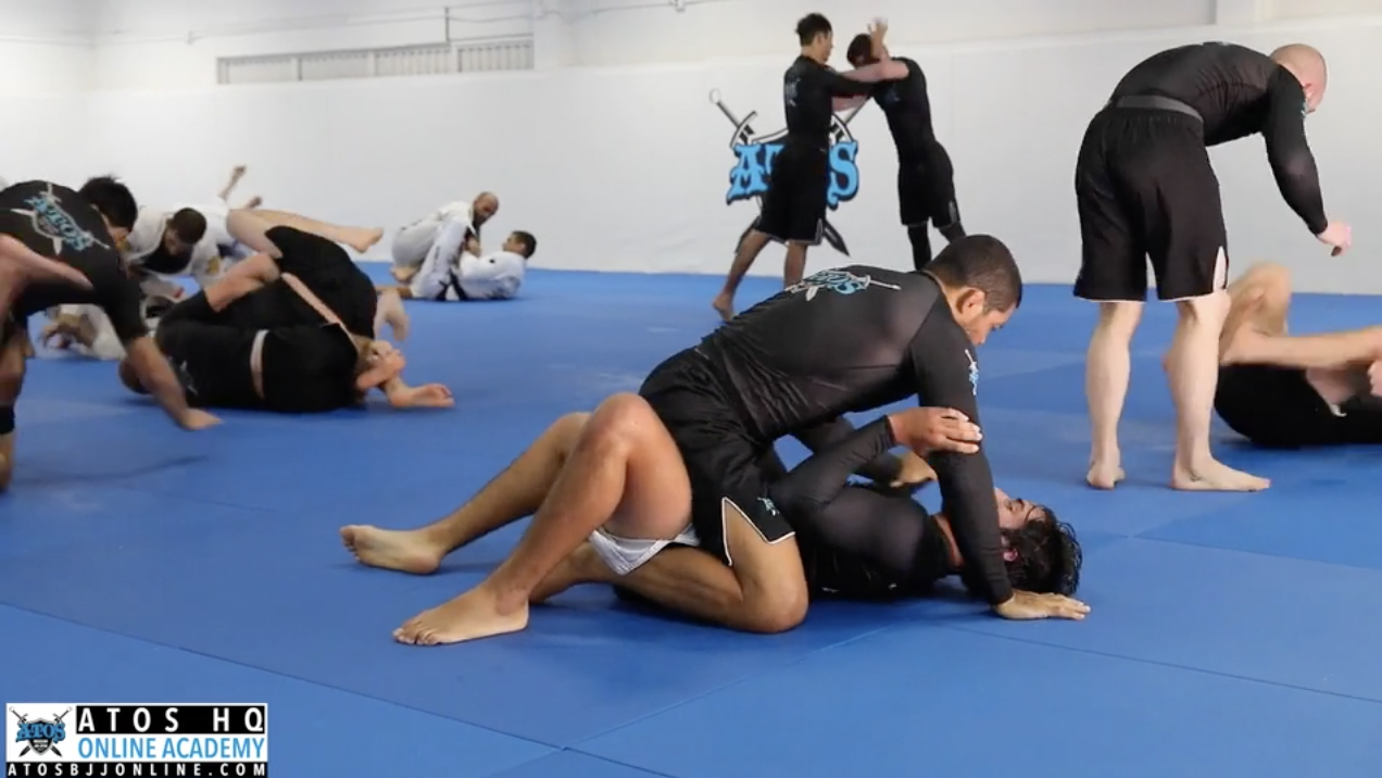 Sparring: Andre Galvao vs Atos Blue Belt Stundent