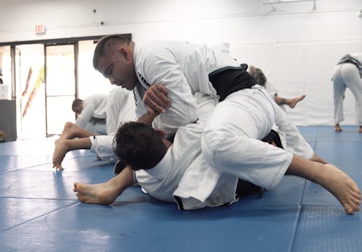 Sparring: Gustavo Batista(Black Belt)...