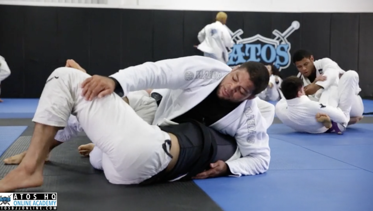 sparring - professor Andre Galvao rolling with Nisar Loynab 