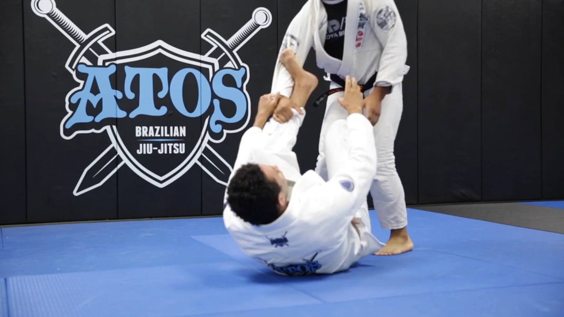 Sweeping Overhead With the Spider Collar Sleeve