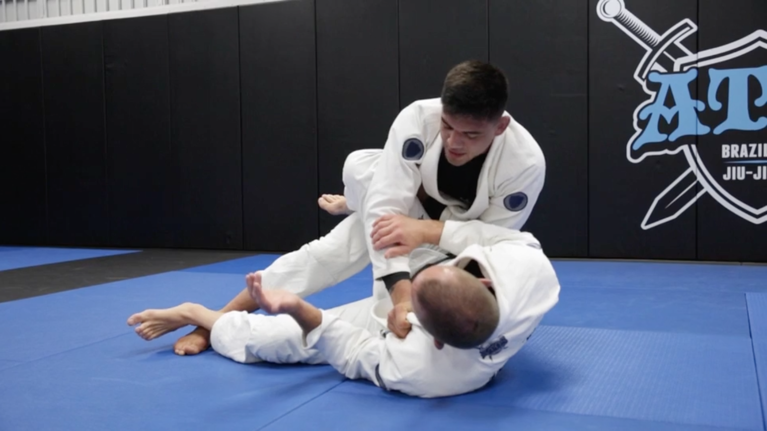 Leg Drag and X Pass to Knee On Belly from Reverse De La Riva