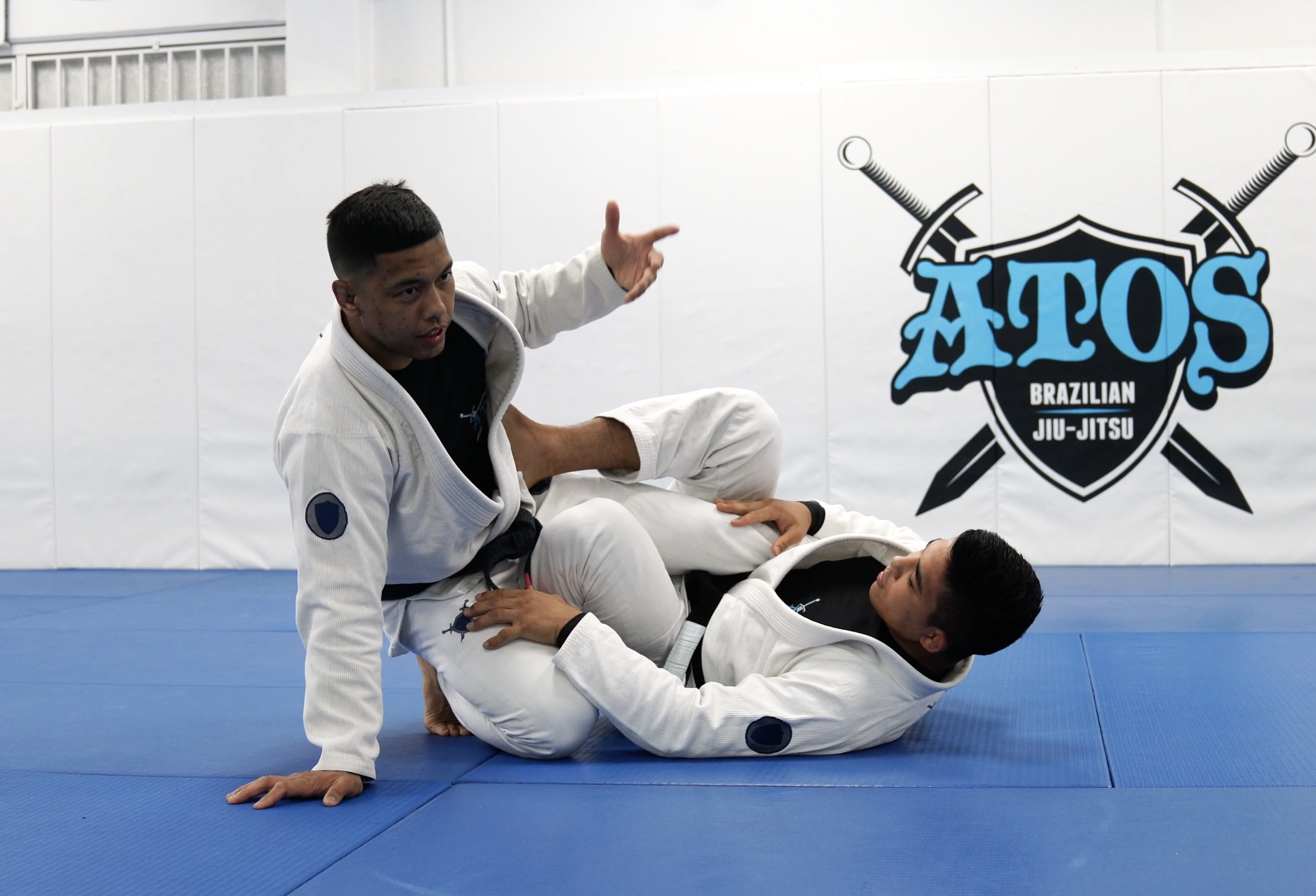 Passing Single Leg X With Knee Cut