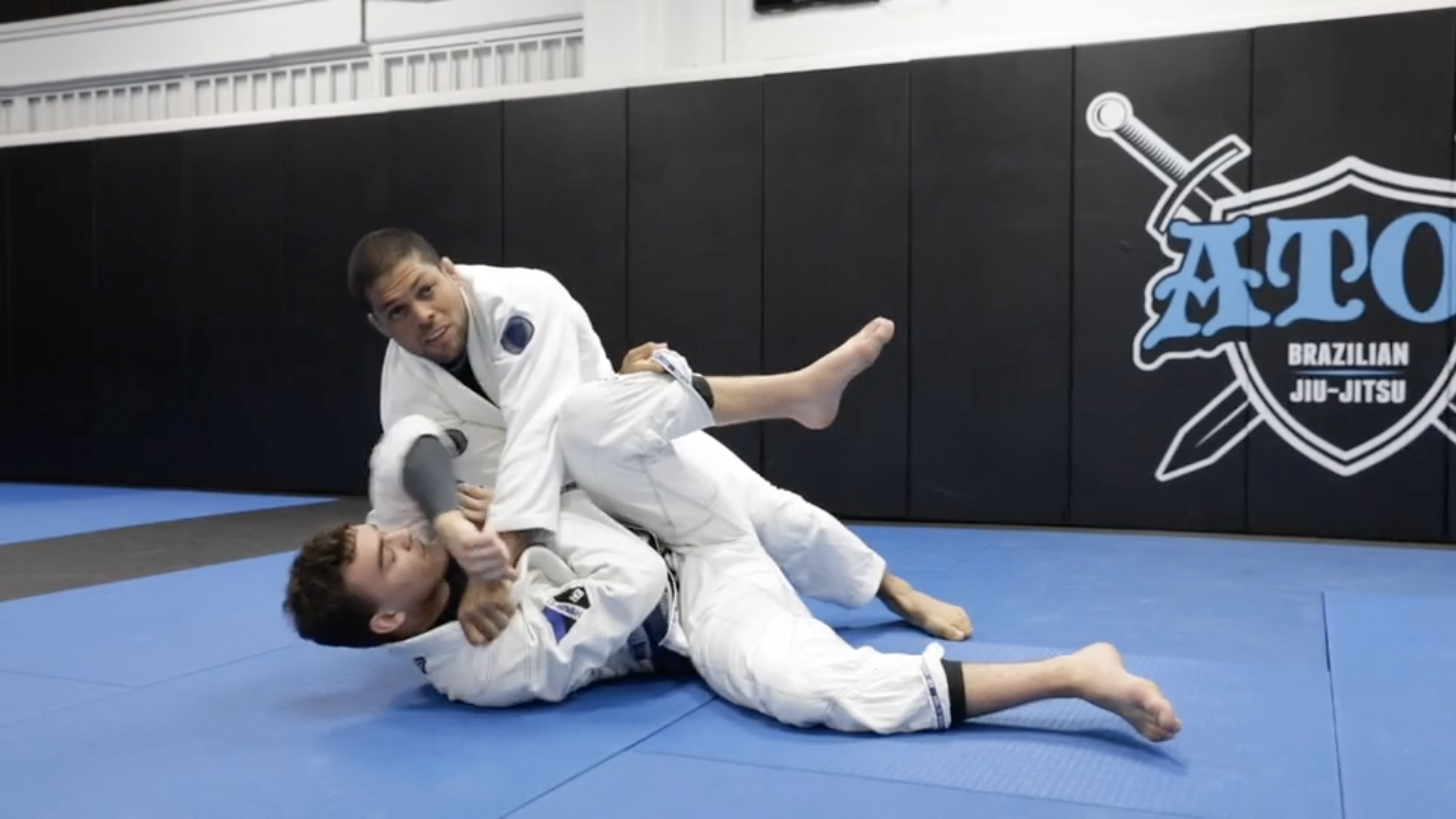 Toreando Going Side to Side 