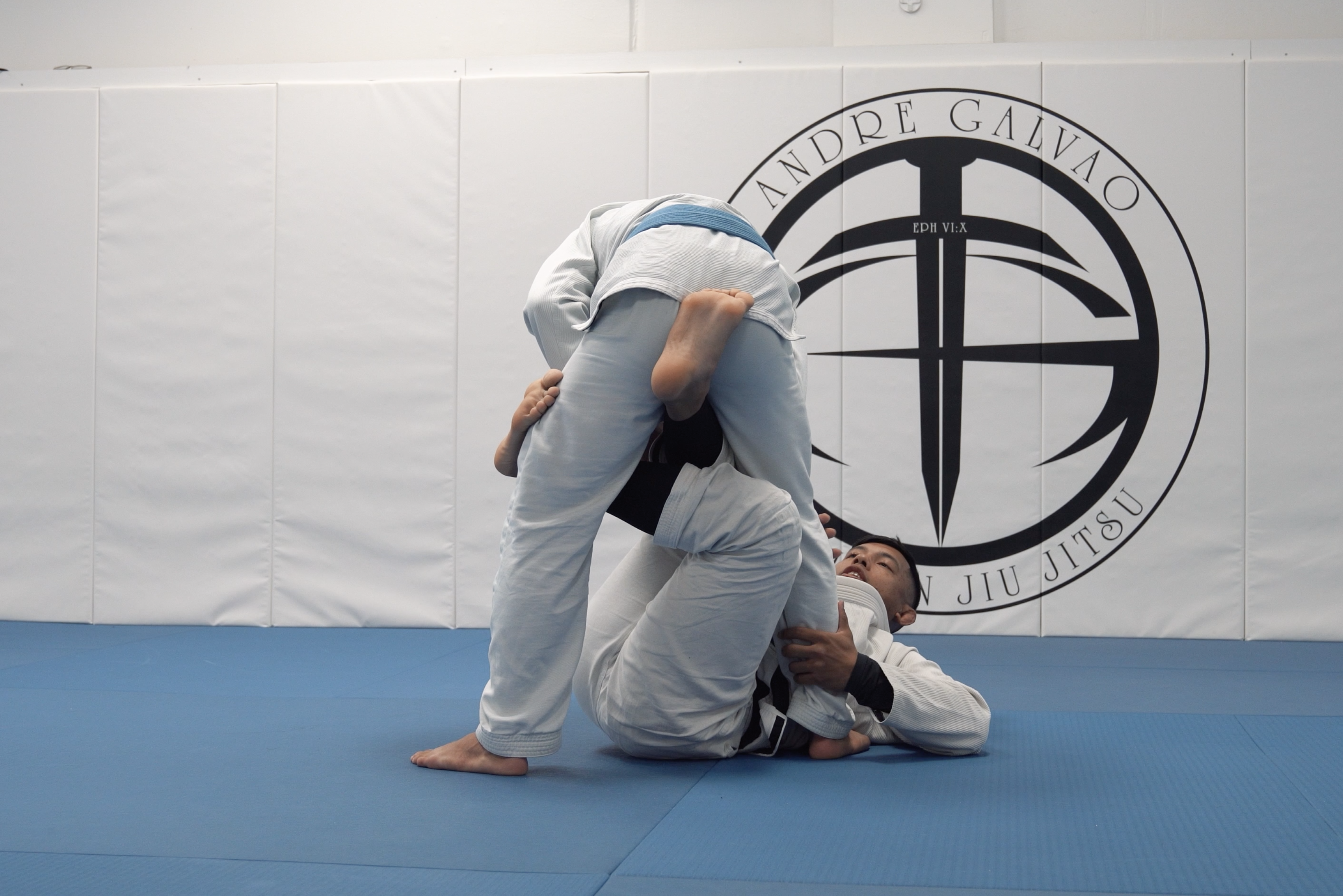 Saddle Entry From Single Leg X