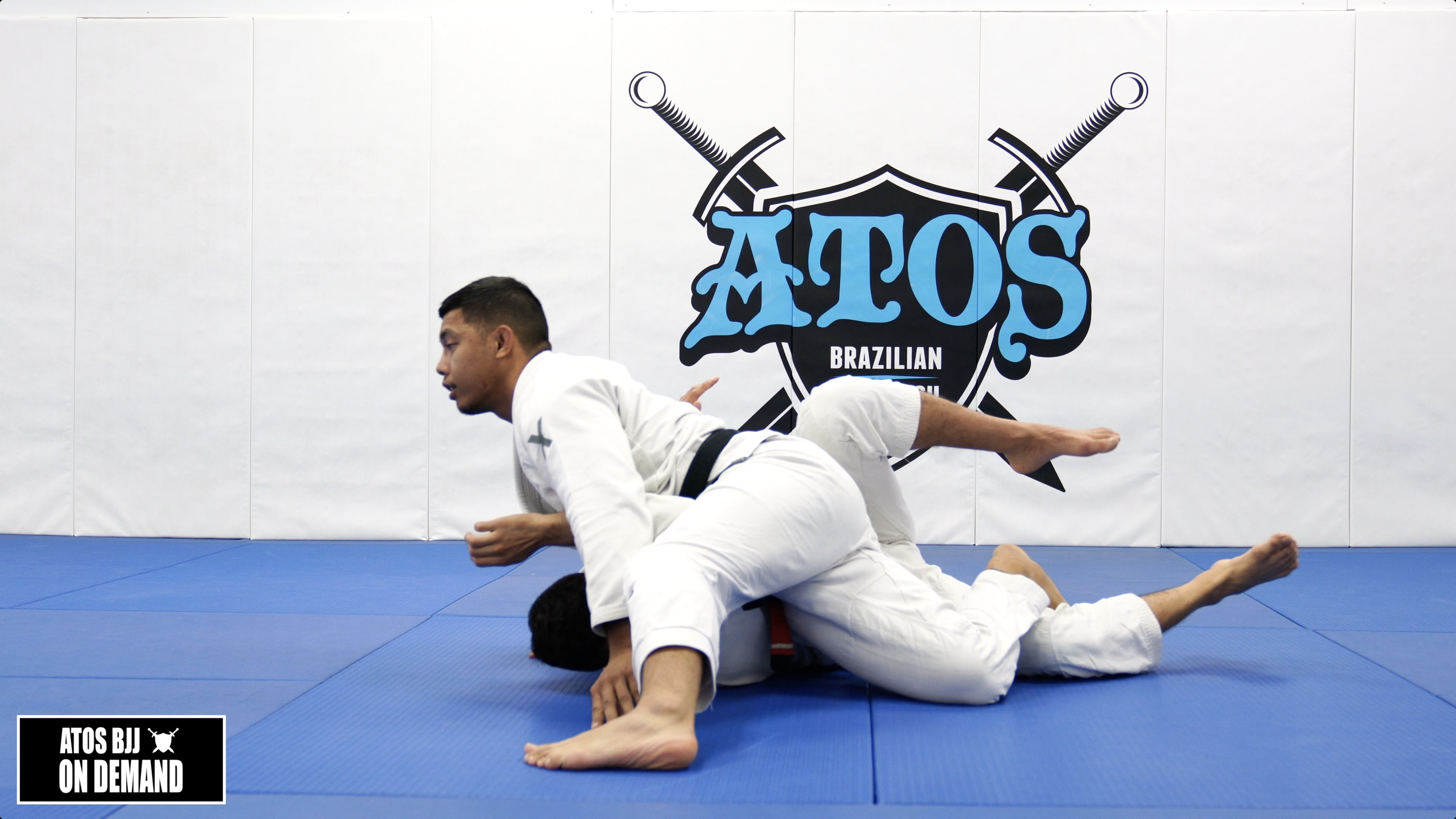 Jumping Knee Cut Details