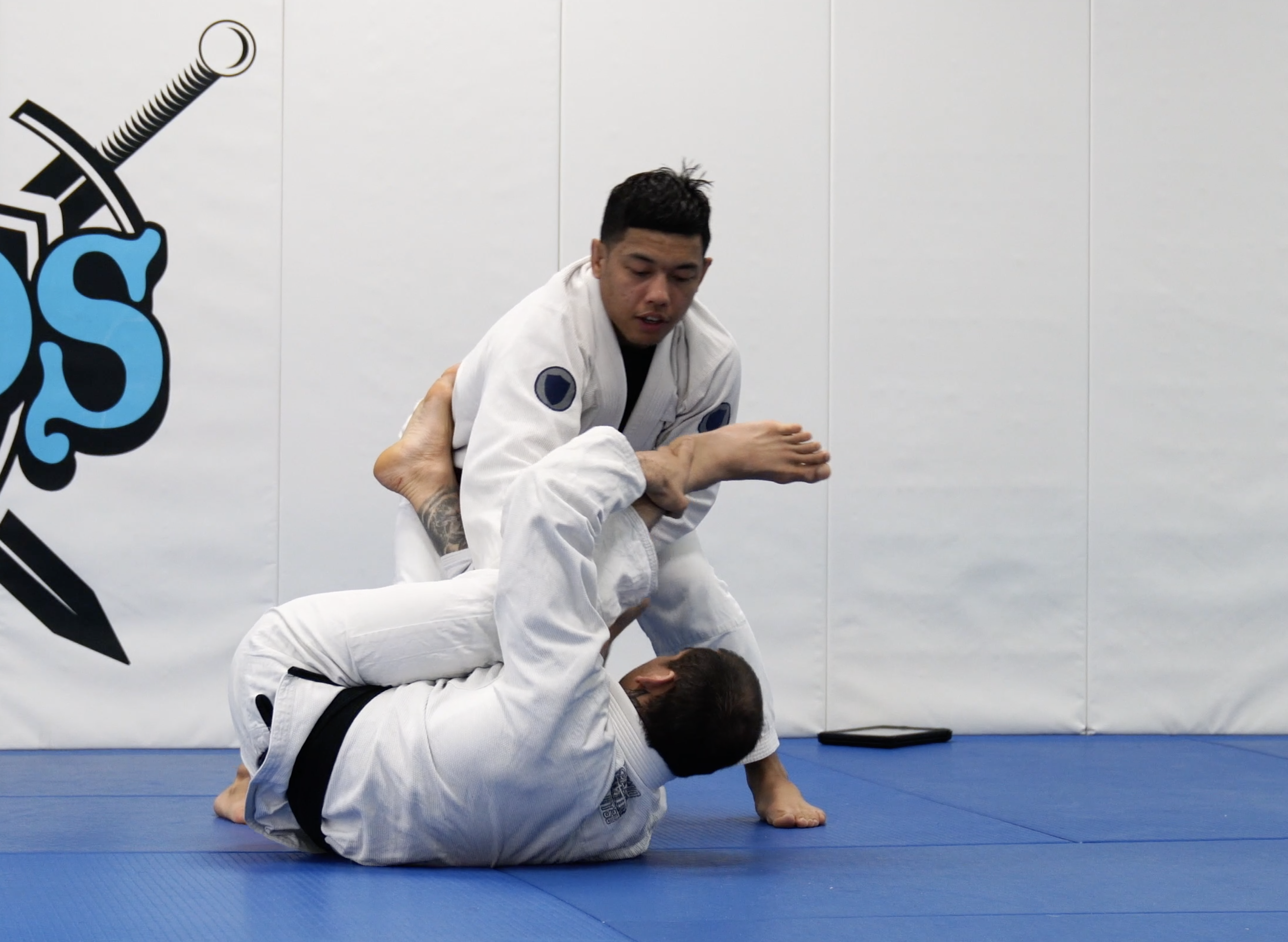 Passing Open Guard With Collar & Pant Grip