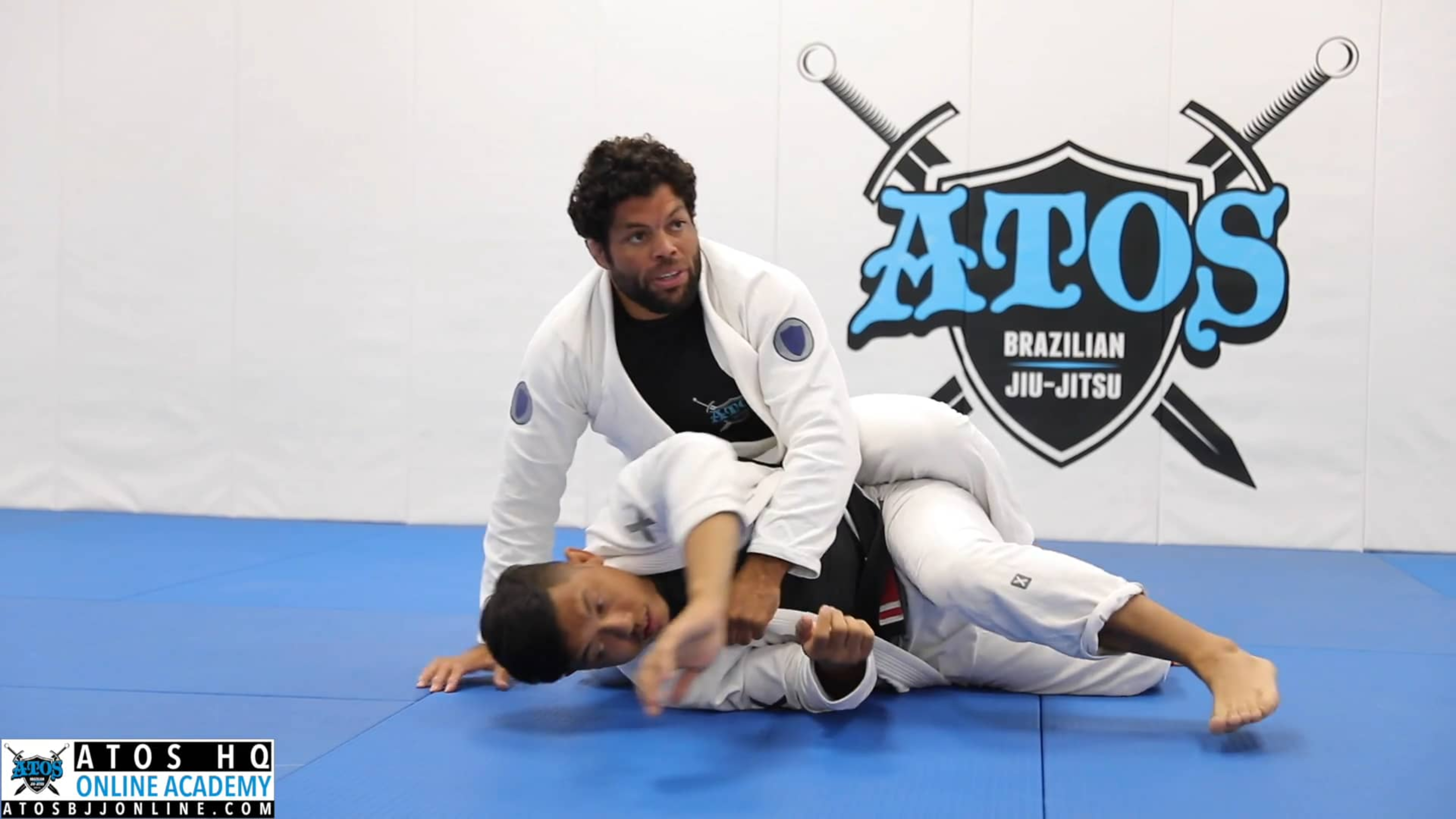 Knee Cut & Long Step Pass from Opponents Reaction Against Side Smash 