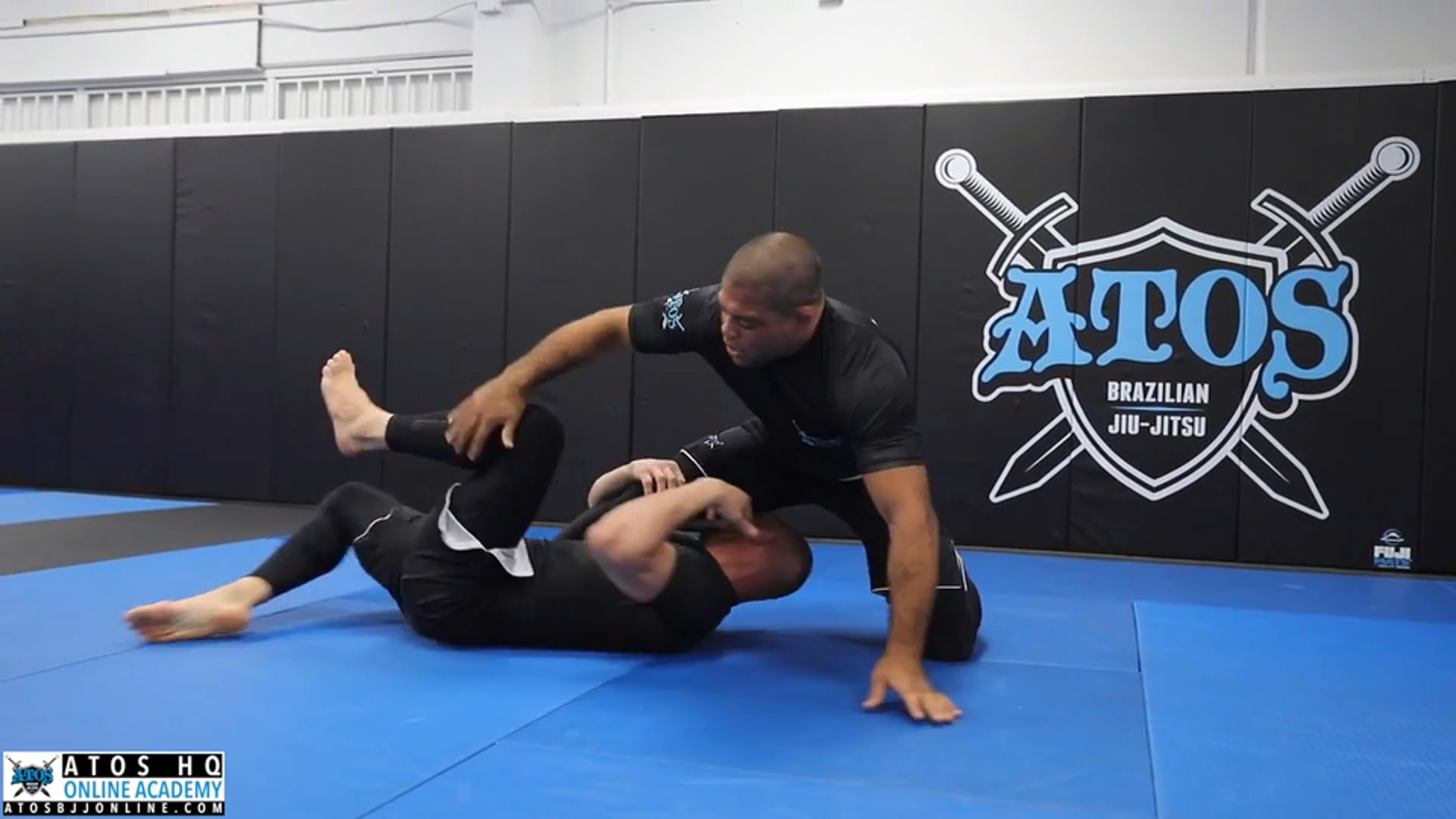 Windshield Wiper Pass Foot Work From Top Knee Shield + Anaconda Choke