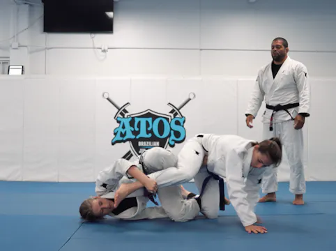 Different Ways to Use Your Own Lapel ...