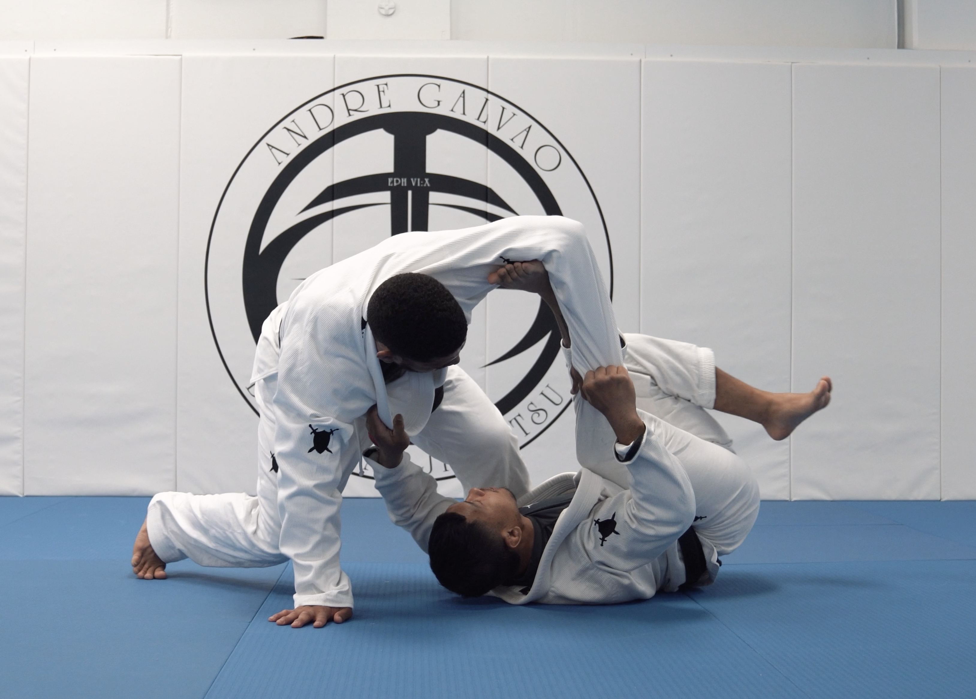 Tarantula Guard Sweep From Knee on Belly