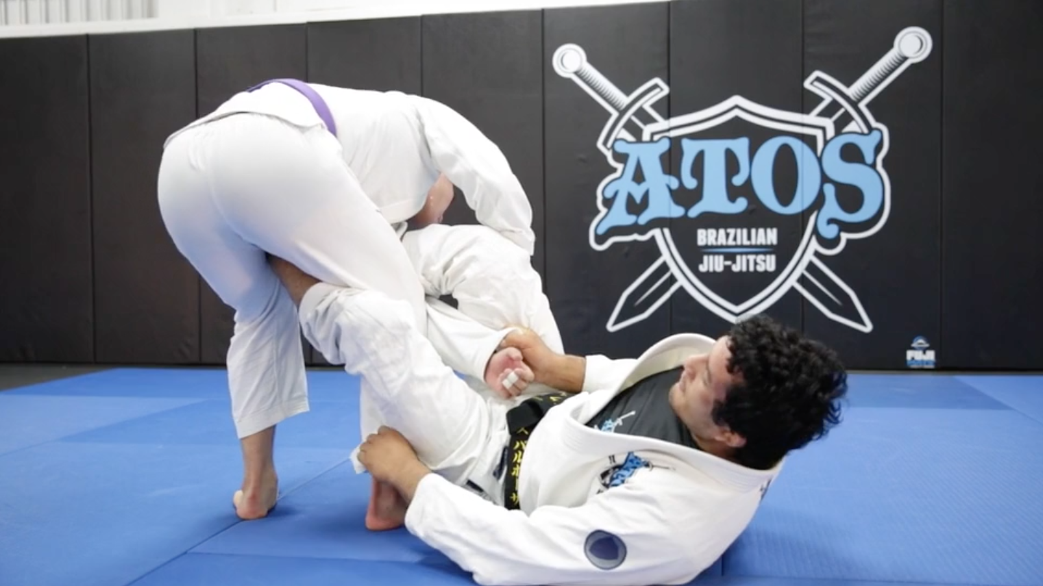 Lasso Guard Sweep with the Deep De La Riva