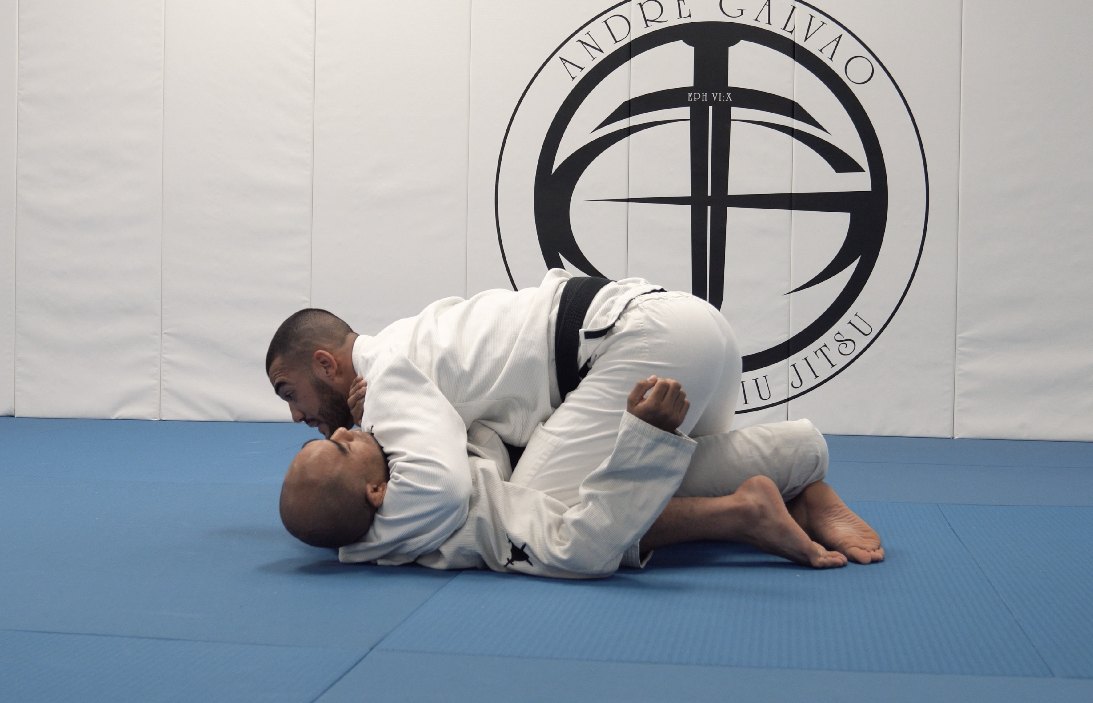 Dealing with Knee Shield Half Guard Using Wrist Pin Pass