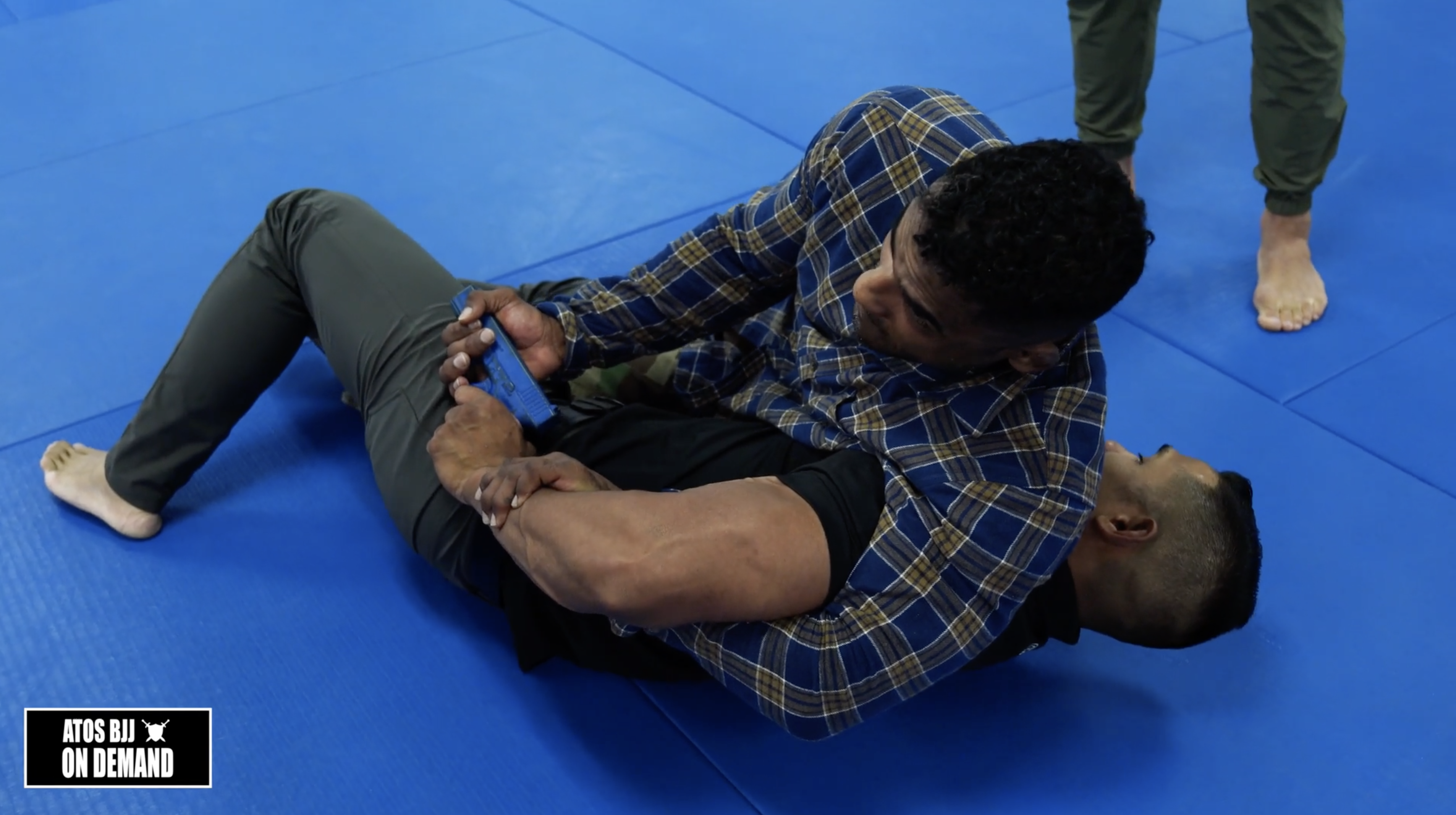 LIVE SPARRING WITH WEAPON