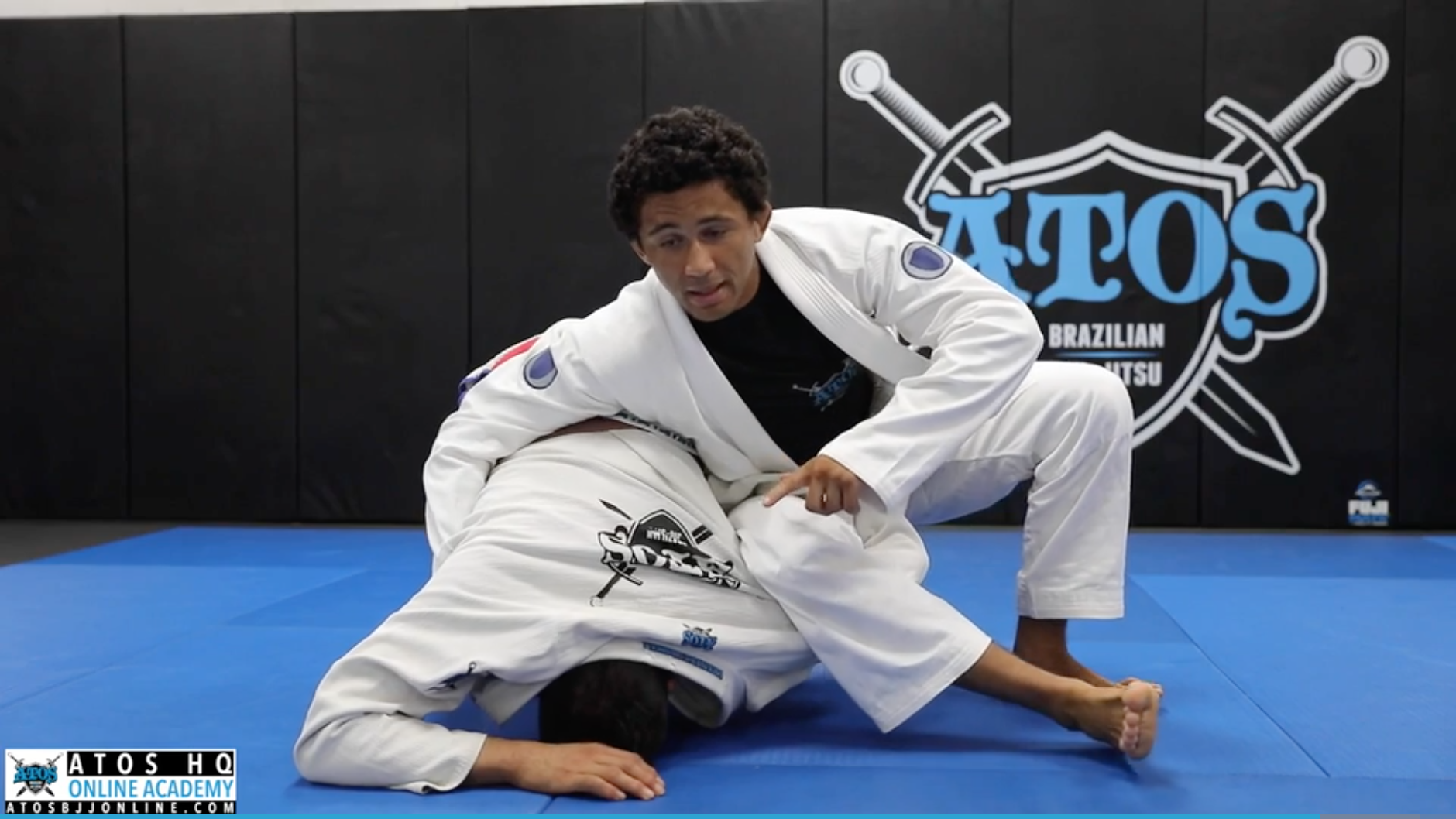 Two Easy Submissions from Closed Guard - Wrist Lock and Omoplata