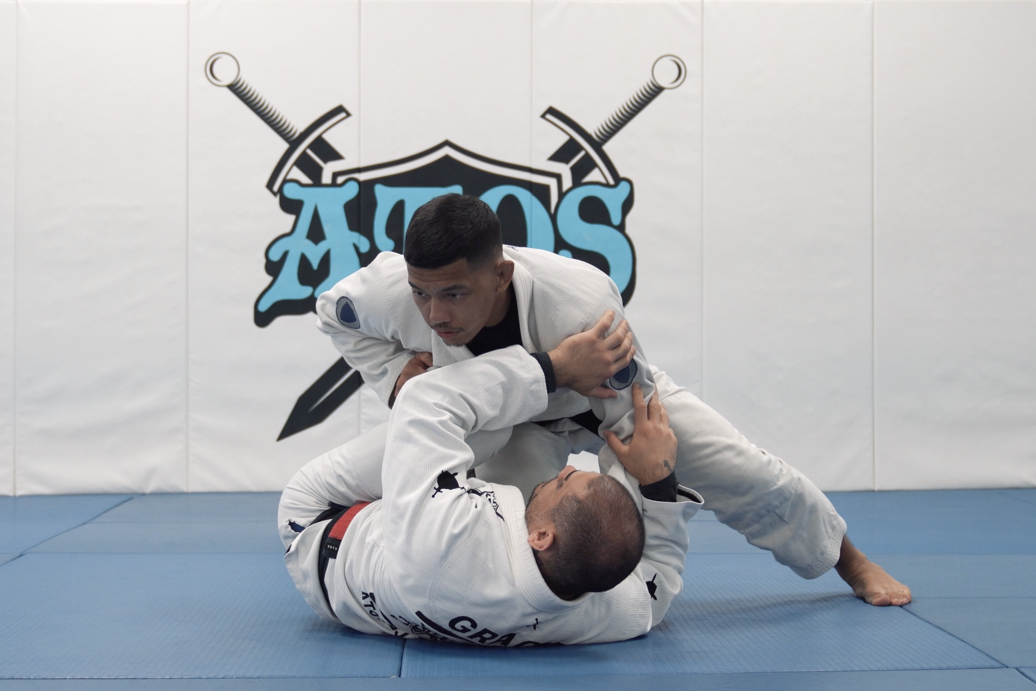 Long Step Hugging the Head | Part 1