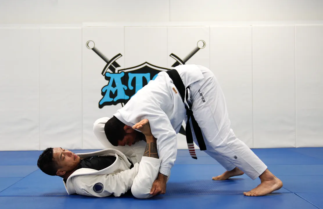 Double Sleeve Pressure Pass - Andre Galvao - Atos BJJ OnDemand