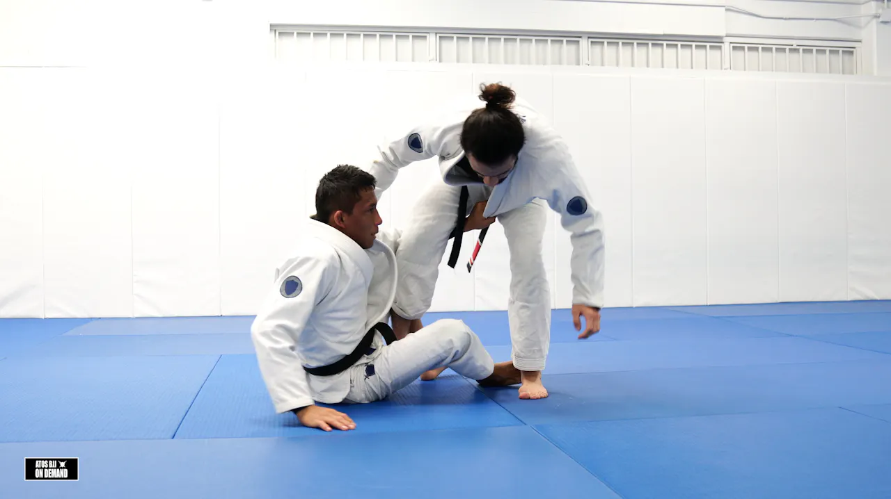 De La Riva Sweep Using the Lapel | Kids Class - Lucas Pinheiro - Atos ...