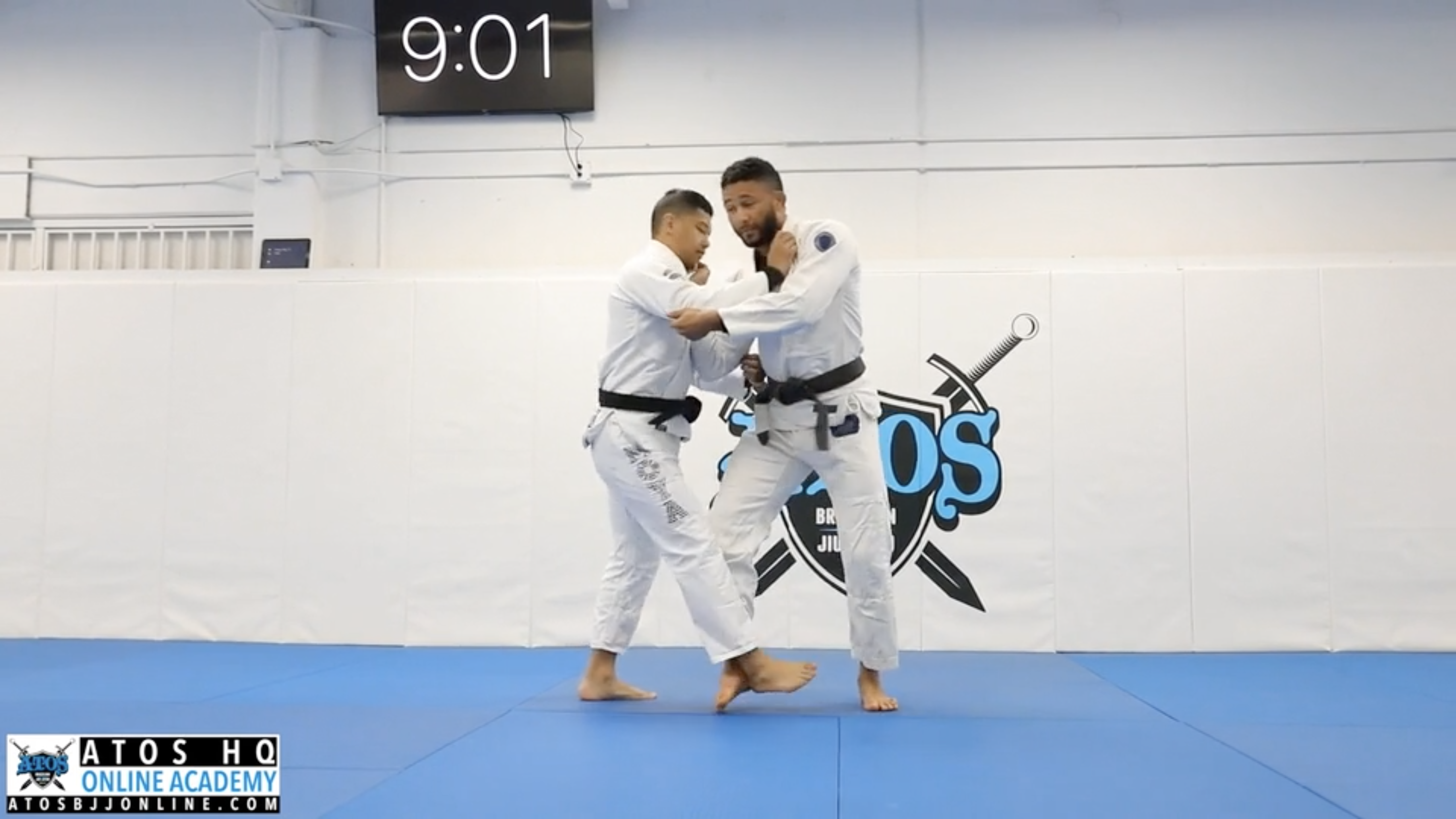 Foot inside sweep (Kouchi-Gari)