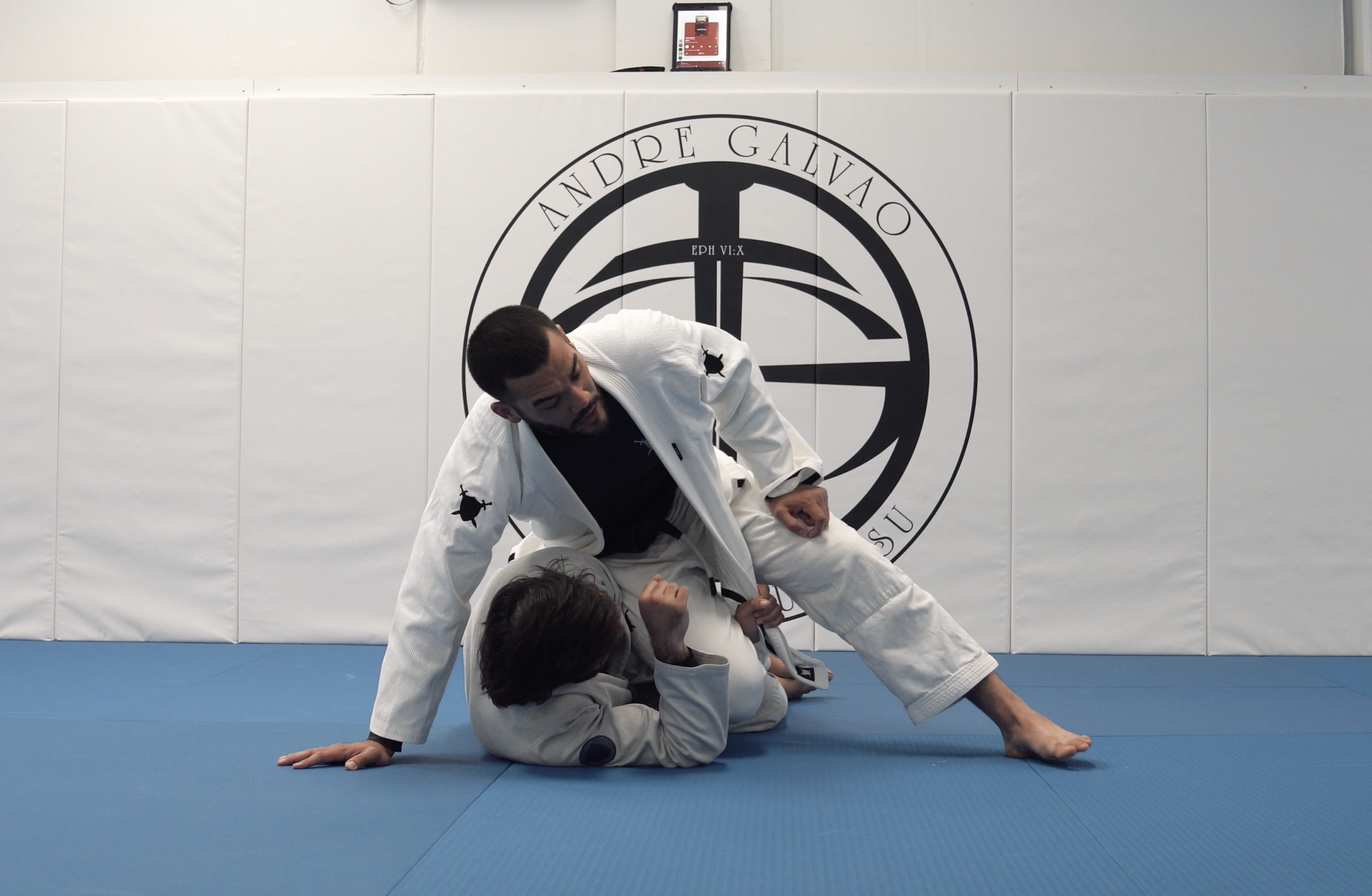 Passing Lapel Half Guard