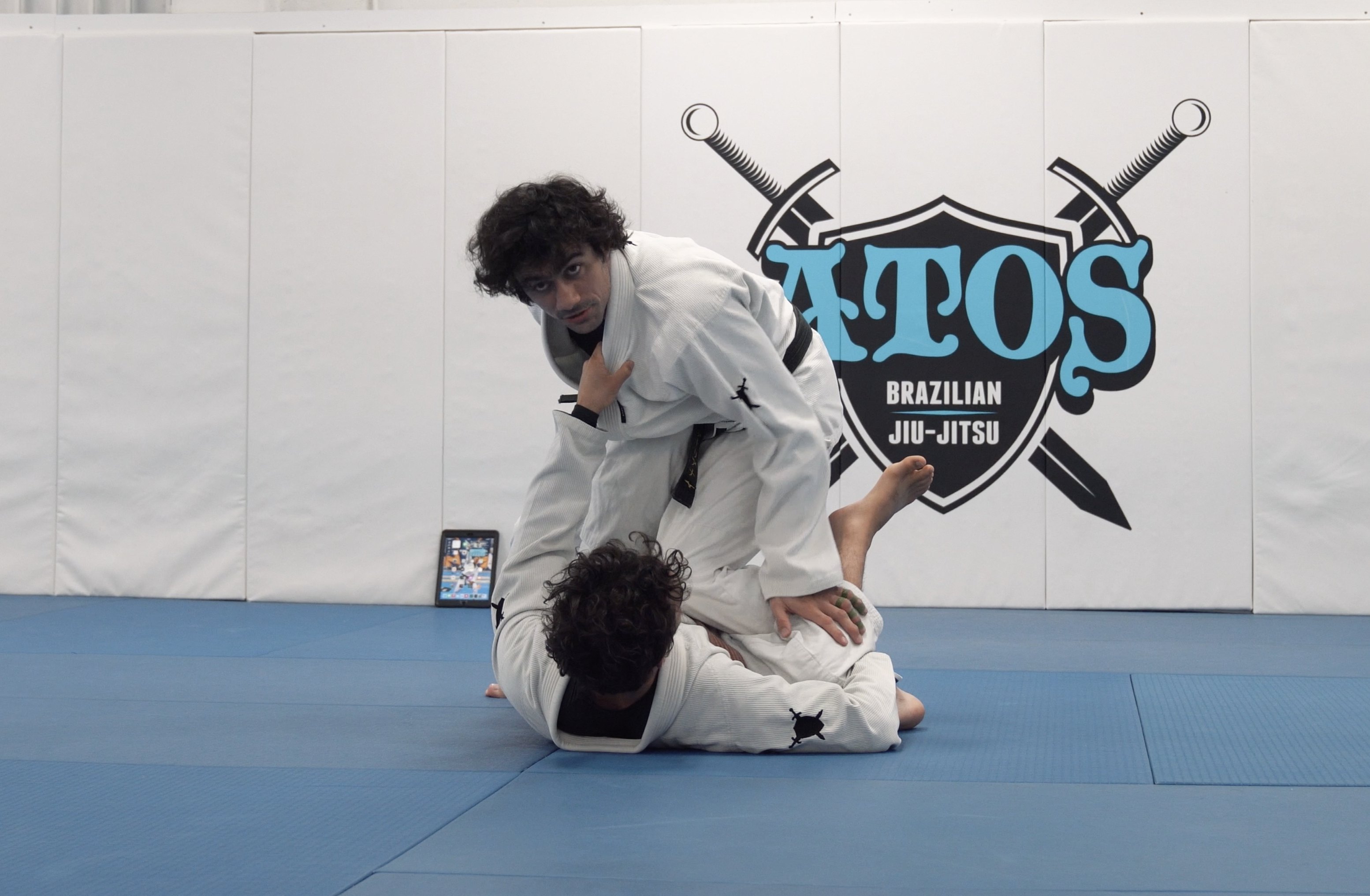 Knee Cut Pass + Cross Collar Choke | Part 1