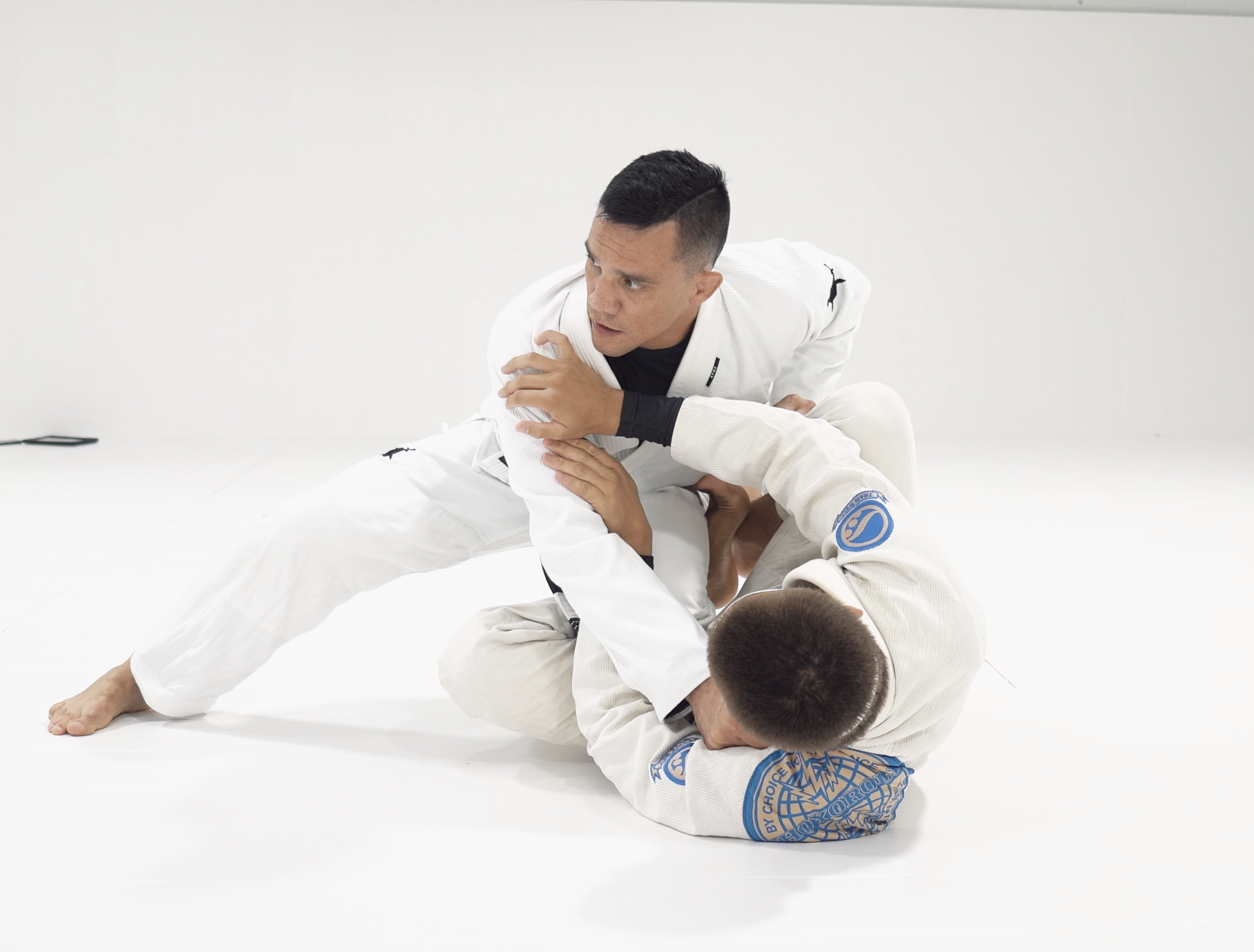 Passing De la Riva to Reverse De la Riva