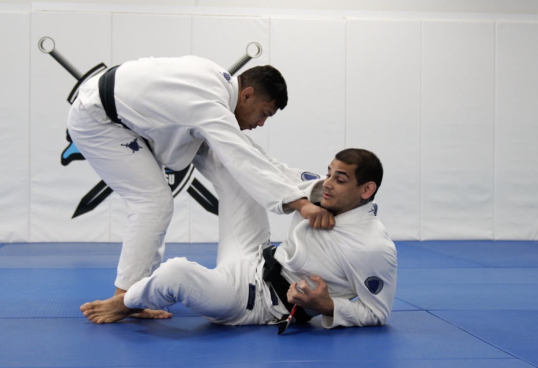 Guard Retention Using Collar Grip Jonnatas Gracie Atos BJJ OnDemand