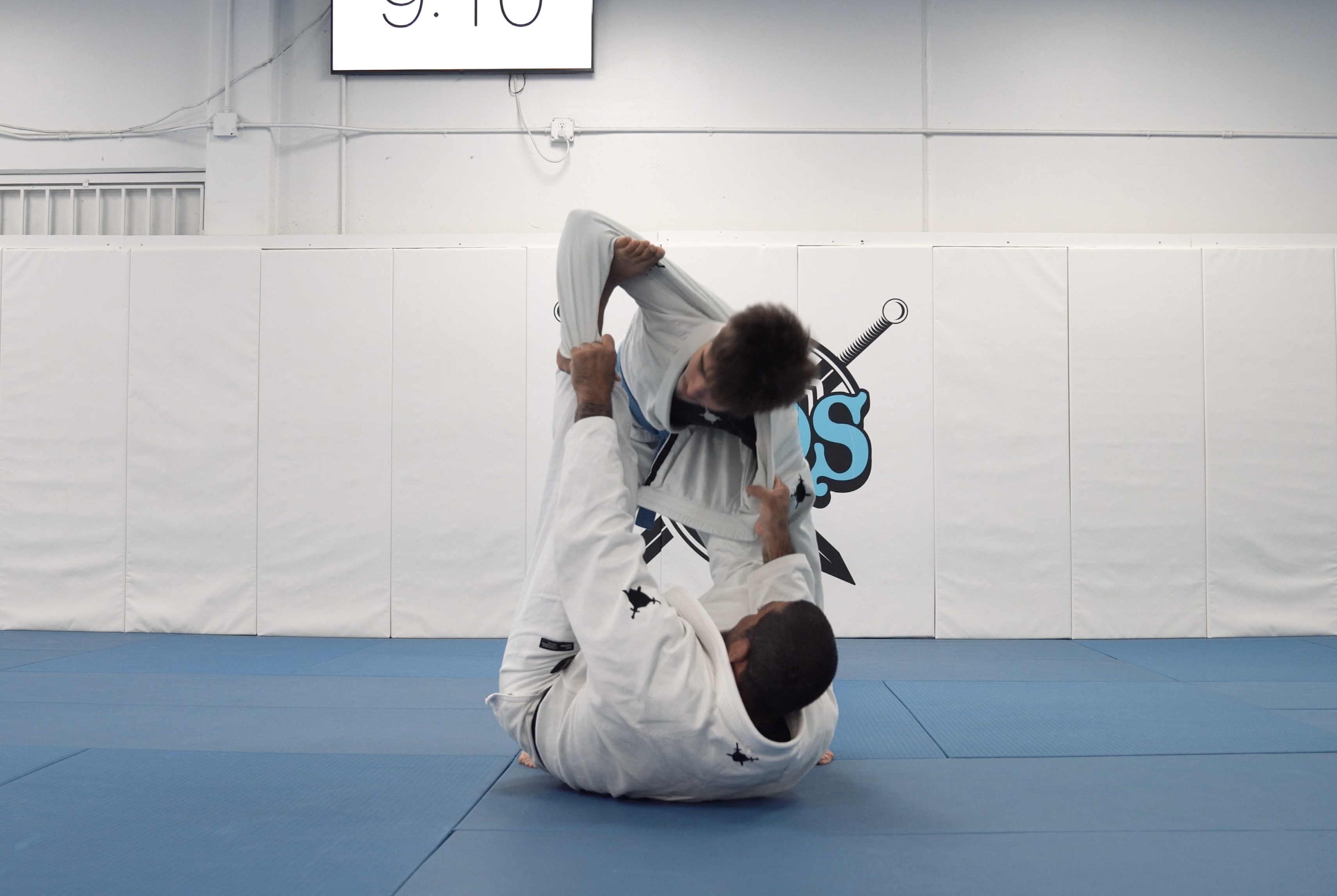 Tarantula Attacks - Triangle & Single Leg | Part 1