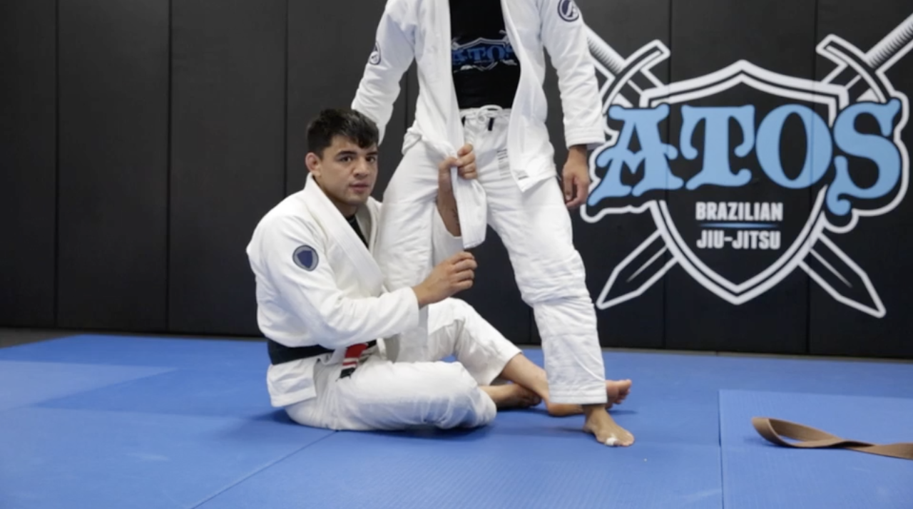 Sit Up Single Leg Sweep Using The Lapel From Reverse DLR Guard 