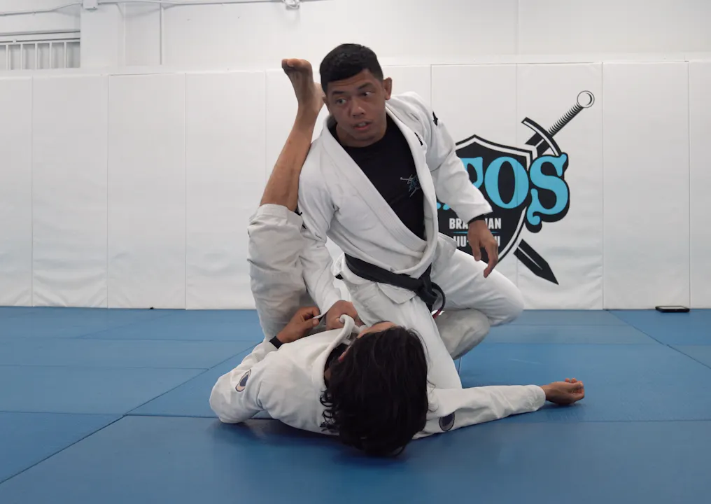2 Lasso Guard Pass Options Using Knee Cut | Part 2 - Rolando Samson ...