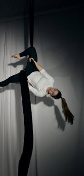 Scorpion to split roll up to 360 Drop