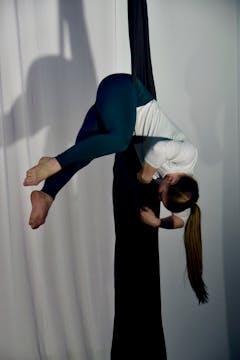 Hiplock back balance to side star to ...