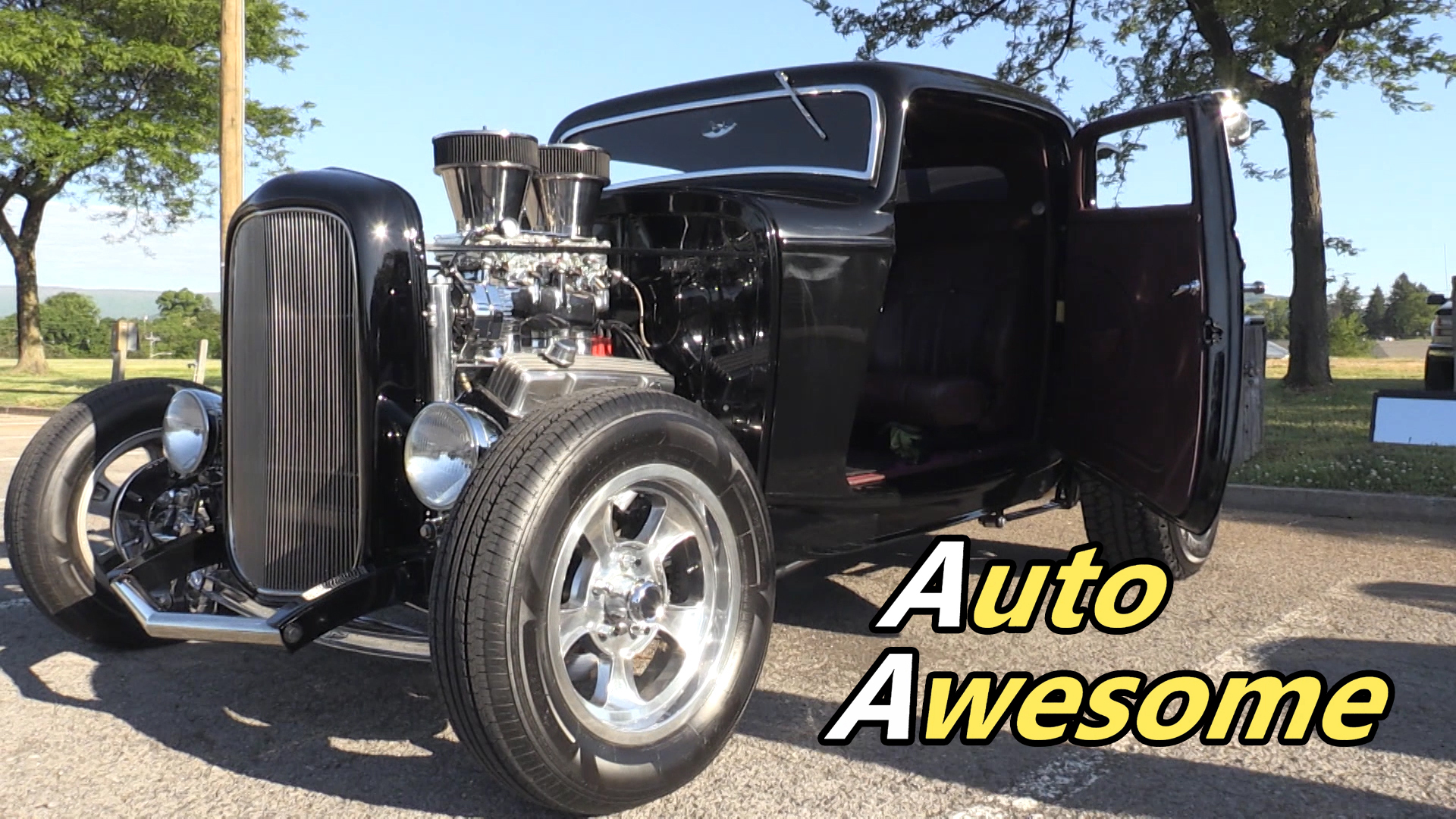 1932 Ford Coupe - Go'n Braless