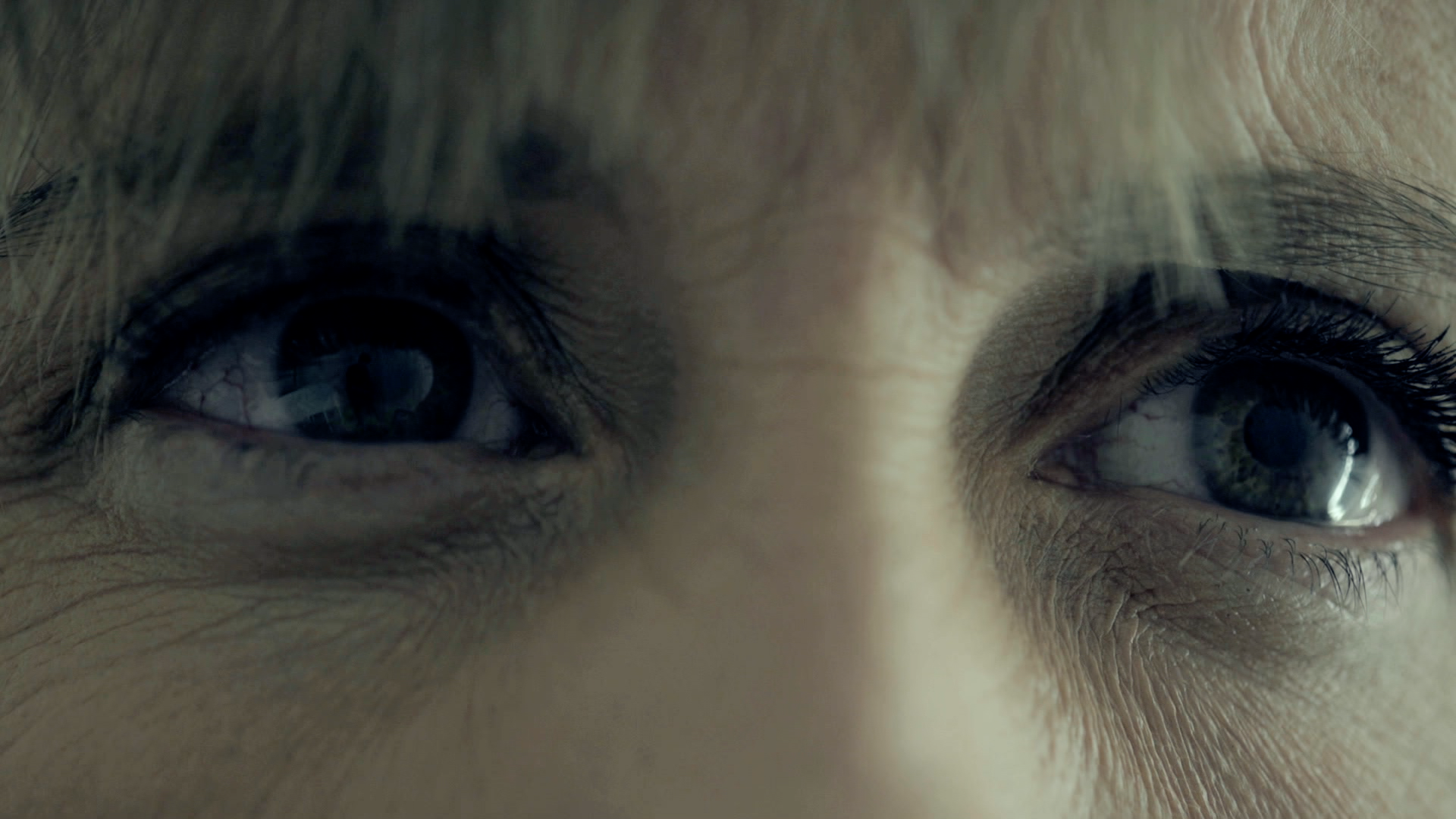 S04E03 - Hollowing Out a Baguette - Bleeped