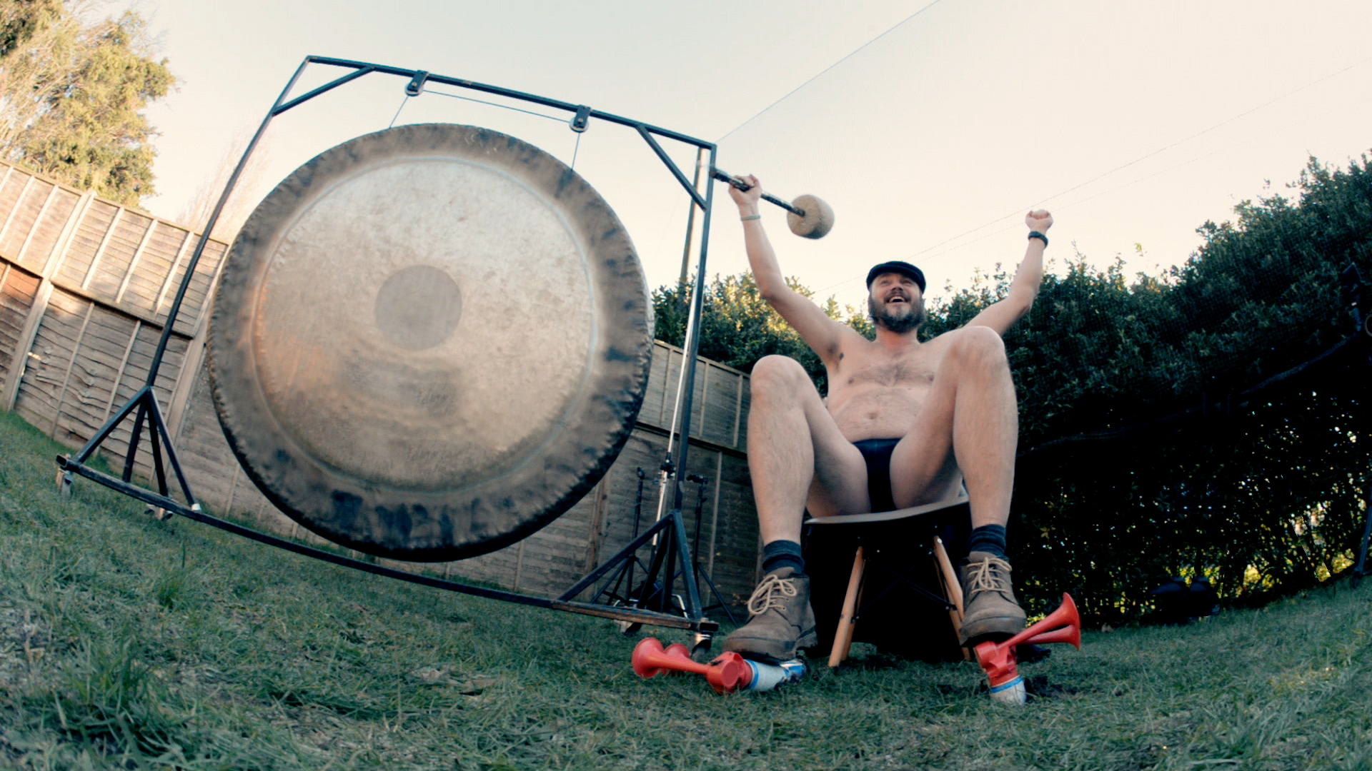 Season 3, Ep 2 'The Dong and the Gong' Taskmaster UK