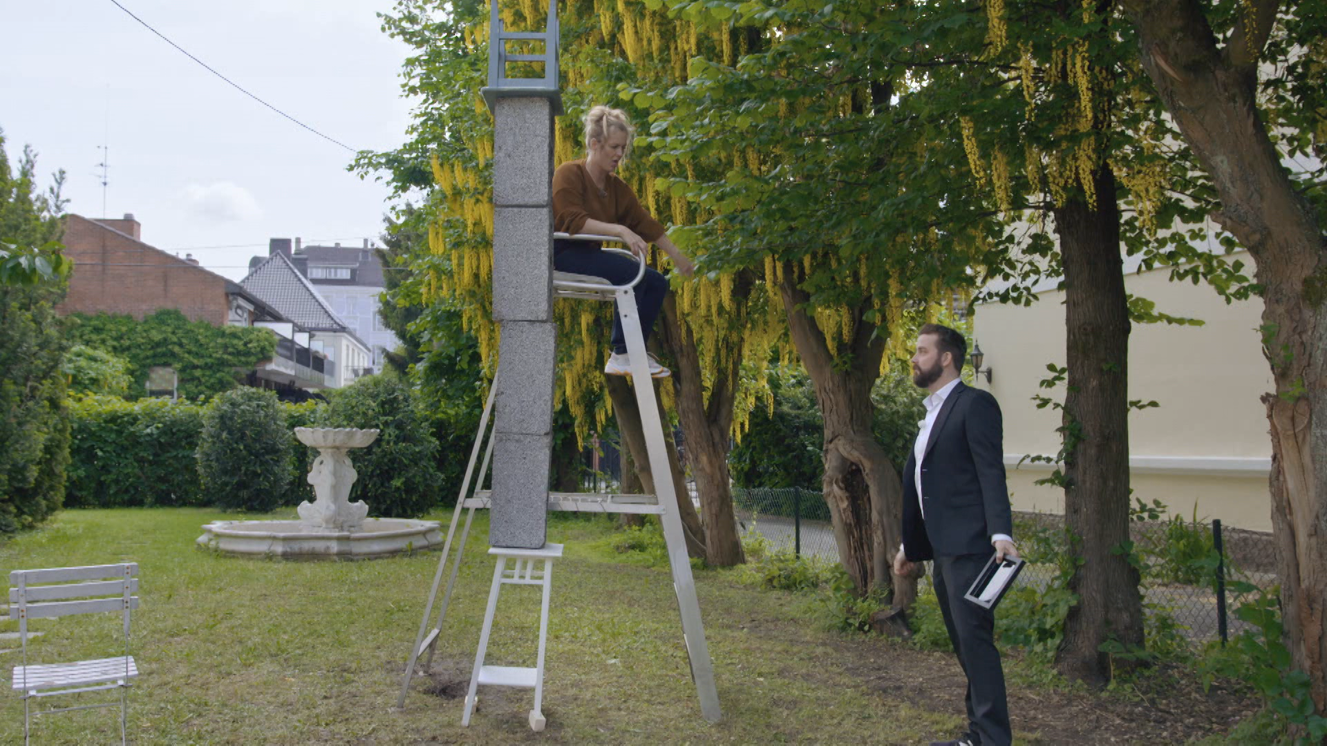 Kongen Befaler S01E05 - What Did They Do Before Gaffer Tape?