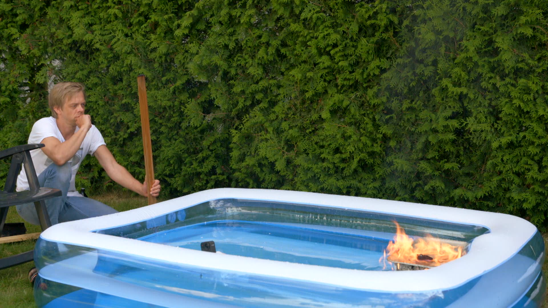 Kongen Befaler S02E04 - There’s Something Strange About That Plane