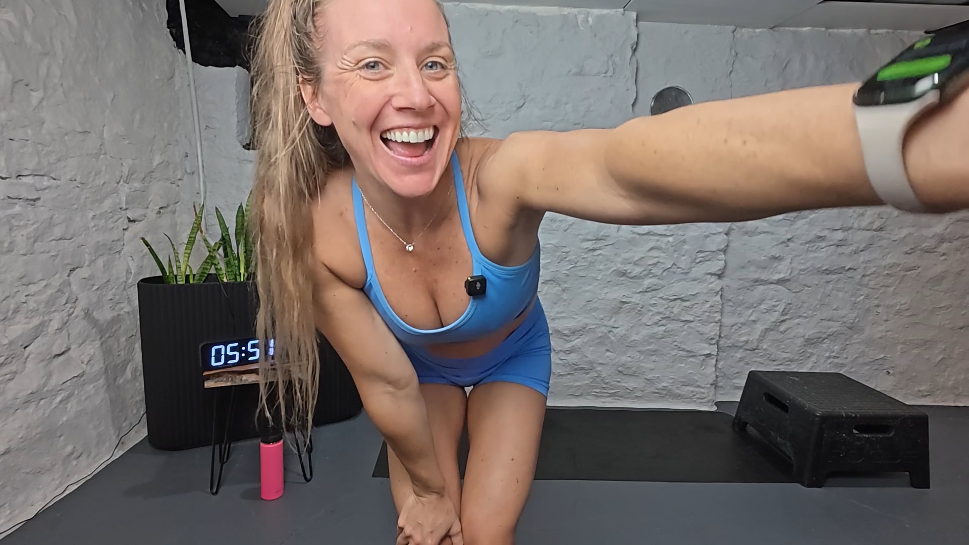 Boot Scootin’ Burn – Lower Body & Deep Core Sweaty Party