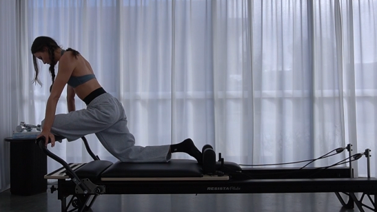 LOWER BODY STRETCH 01