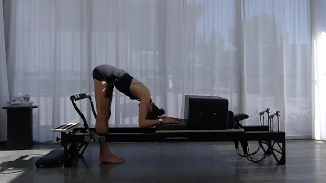 LOWER BODY STRETCH 02