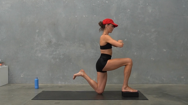 FULL BODY MAT-BASED WITH BLOCK