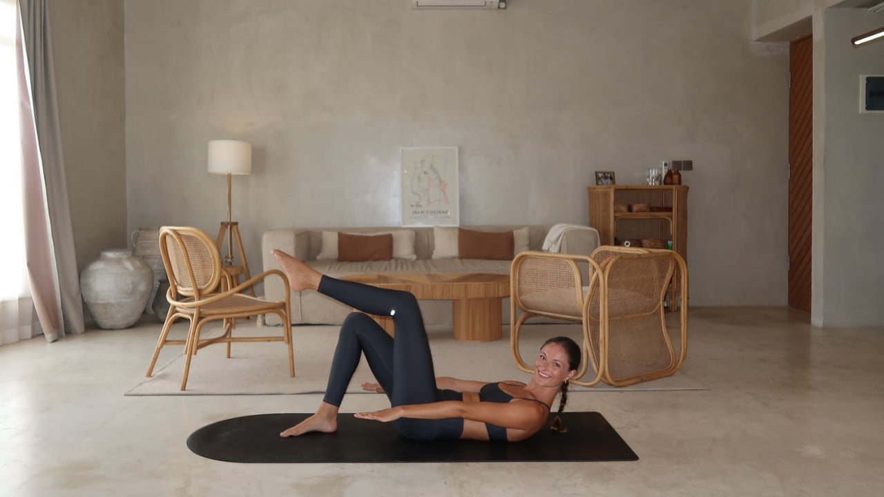 23 Min Sculpted Abs & Lifted Booty Pilates