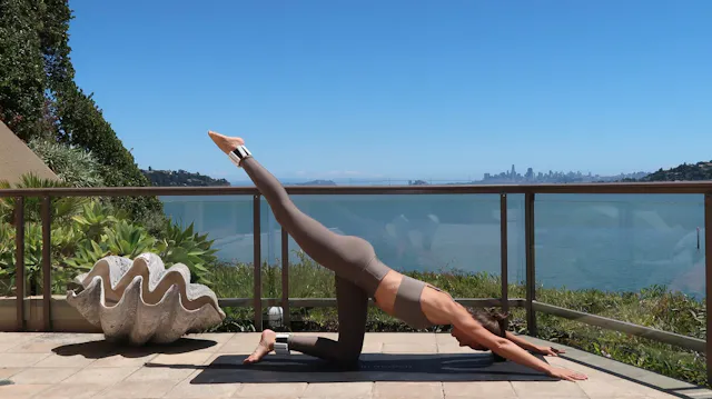 23 Min Glute Focused Pilates