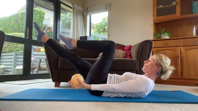  Hand-weight Mat Pilates