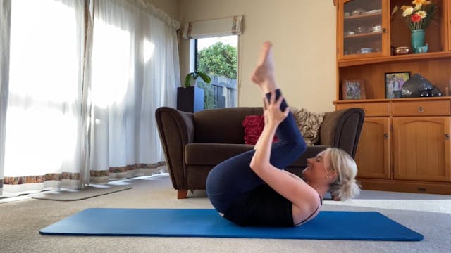 Beginner Pilates: Lesson 4