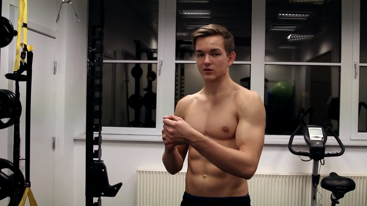 Back lever one leg outs