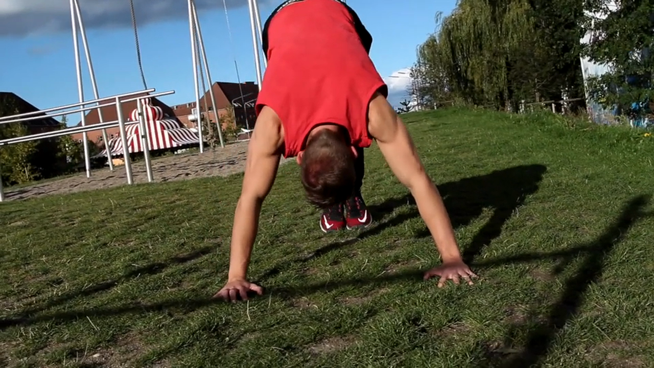 Pike push ups