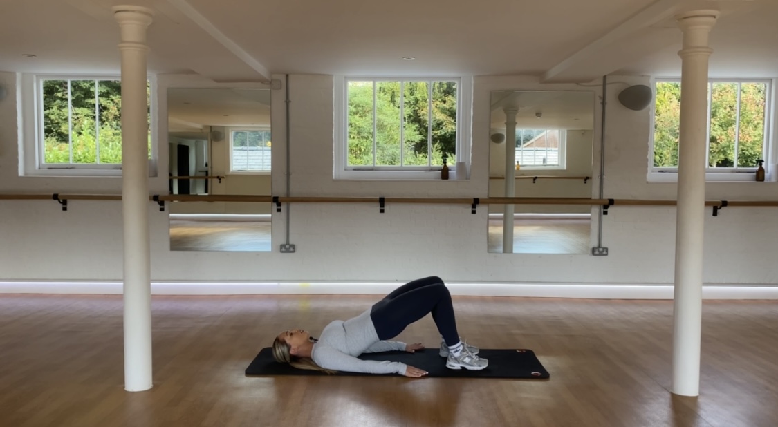 25 MIN BEGINNER LOWER BODY BURN 